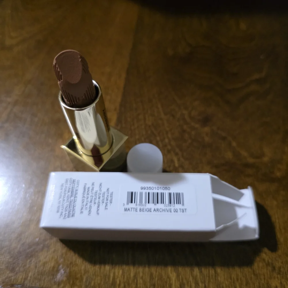 Burberry Kisses Matte Lipstick In Beige Archive 00 New (Replacement Cap) - Picture 4 of 6